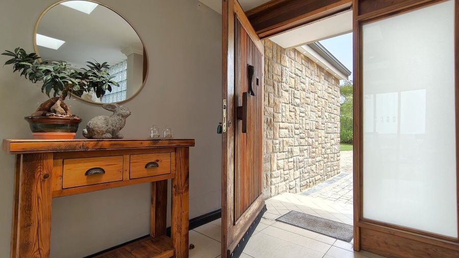 5 Bedroom Property for Sale in Num Num Cape Estate Western Cape